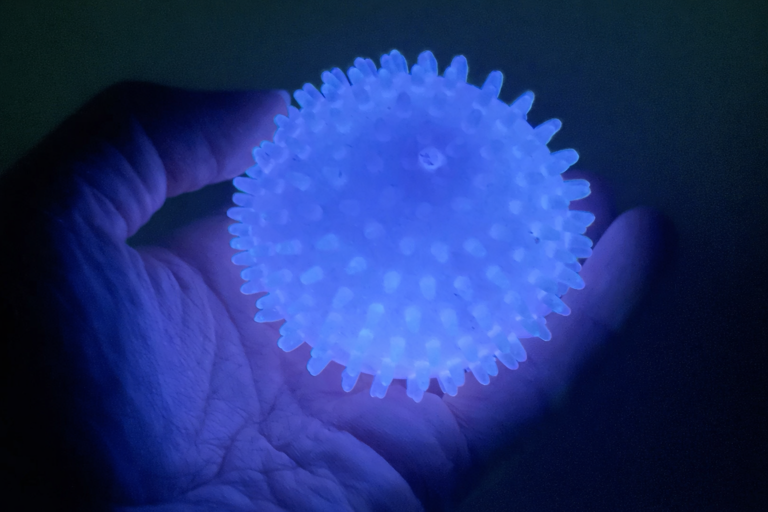 🌟 Glow‑in‑the‑Dark Squish Ball